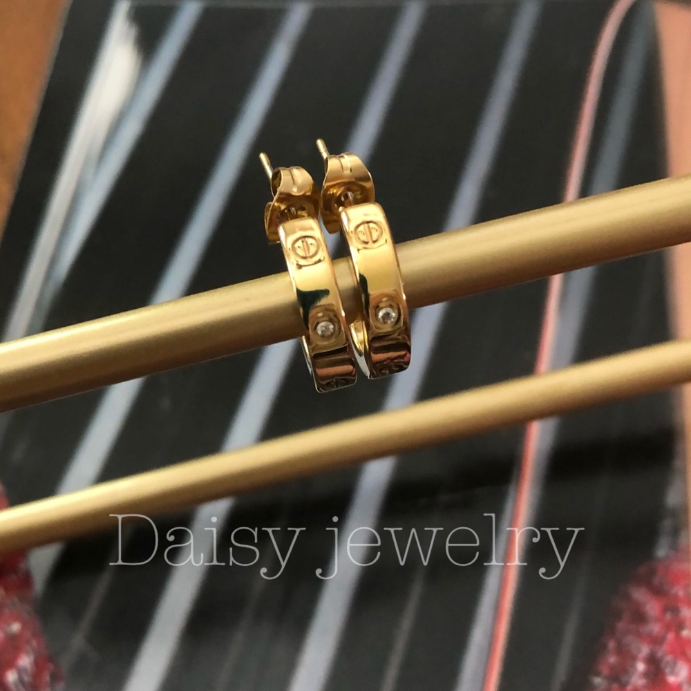 Screw hoops earring 18k gold filled zirconia stone - Picture 3 of 6